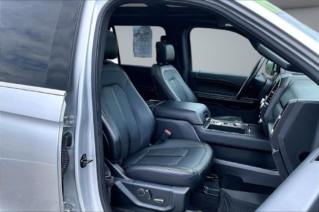 Used 2019 Ford Expedition Limited w/ Equipment Group 301A RWD image 30