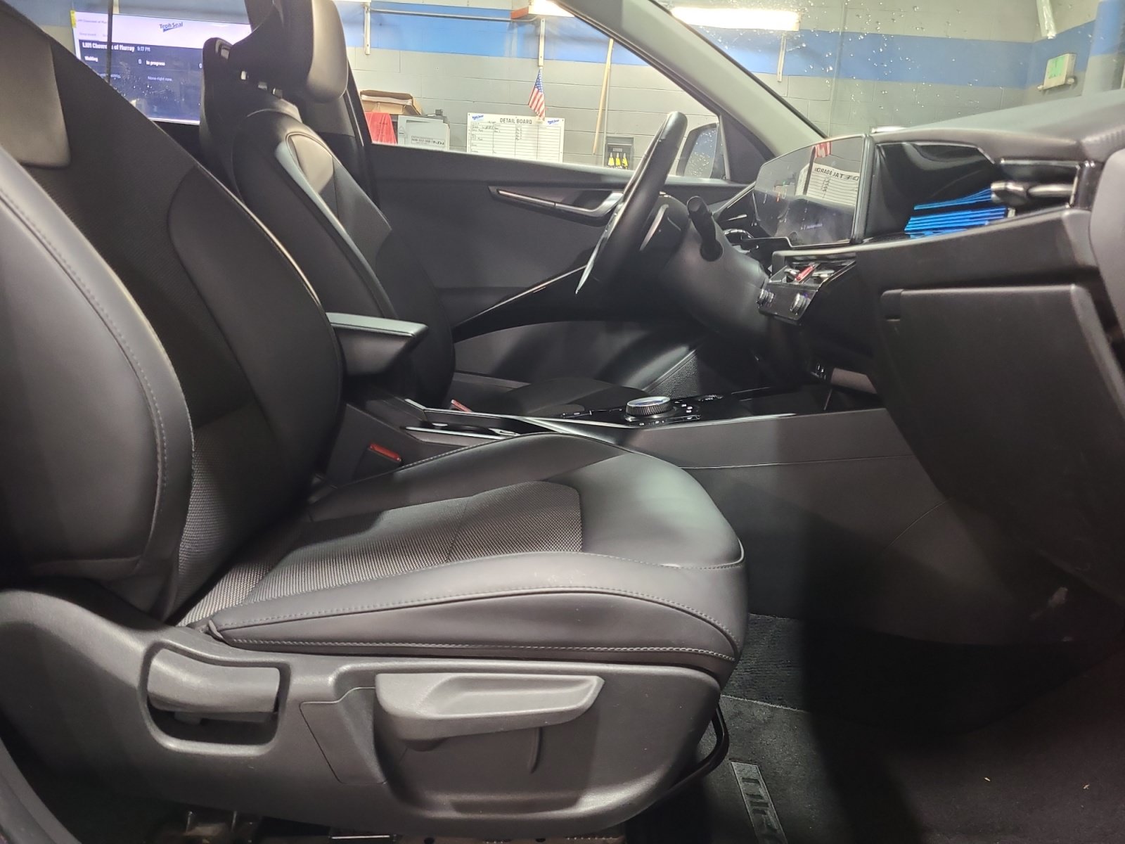 Used 2023 Kia Niro EX w/ EX Cold Weather Package FWD image 19