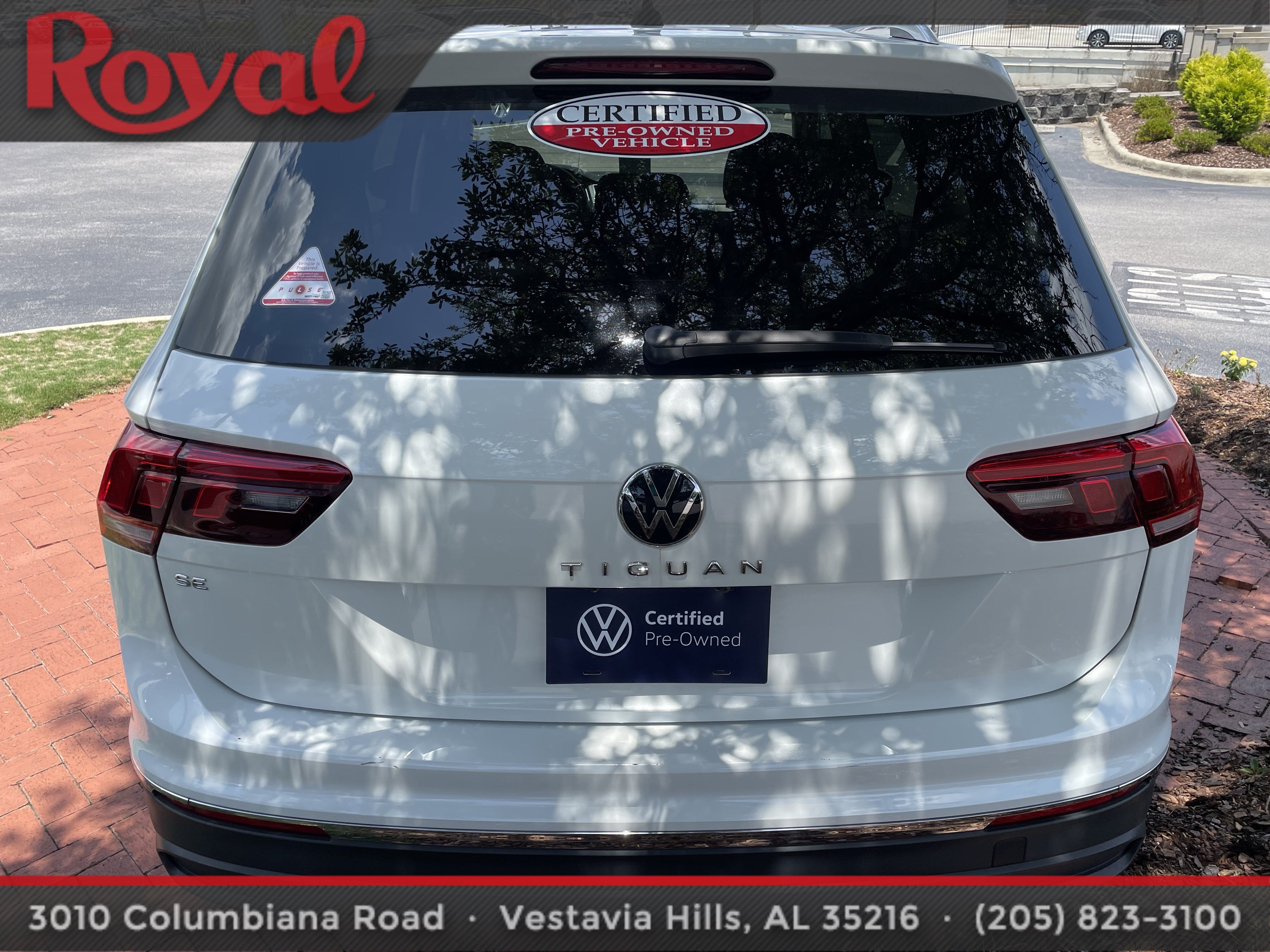 Certified 2023 Volkswagen Tiguan SE w/ Panoramic Sunroof Package FWD image 5