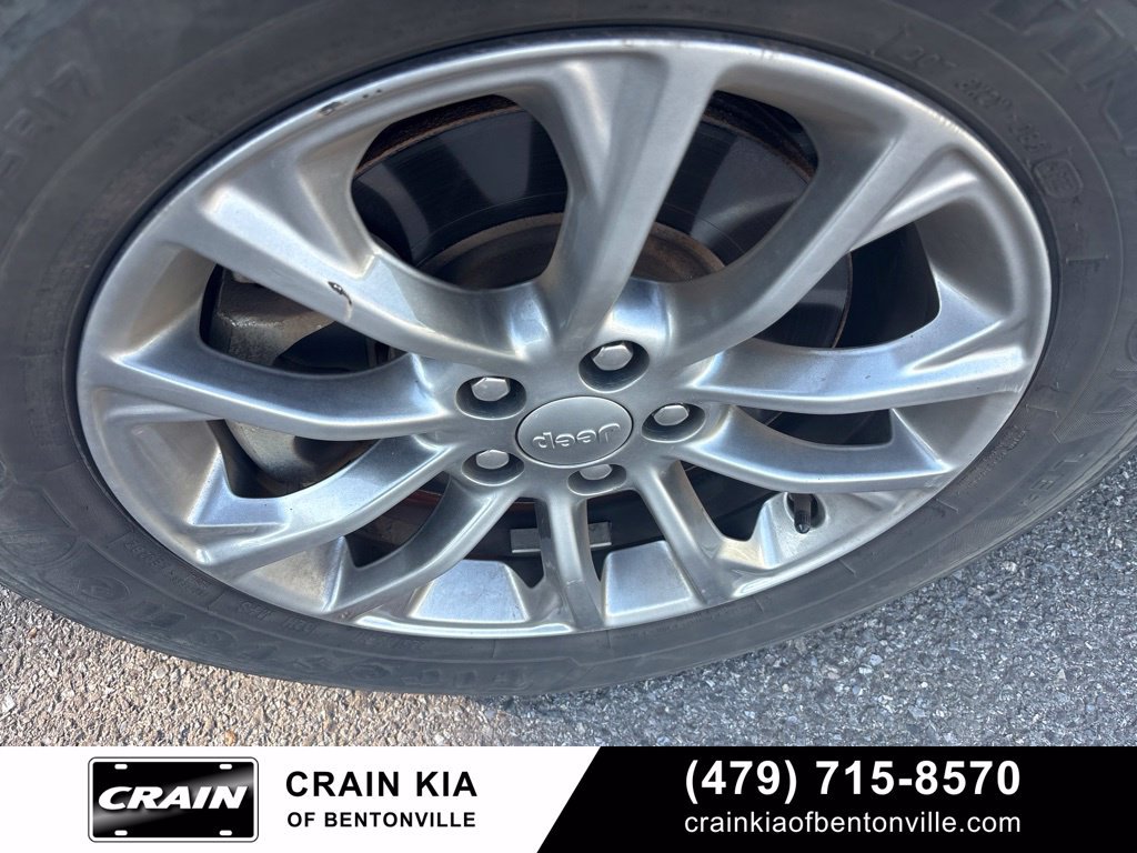 Used 2021 Jeep Cherokee Latitude Lux w/ Comfort/Convenience Group AWD/4WD image 8