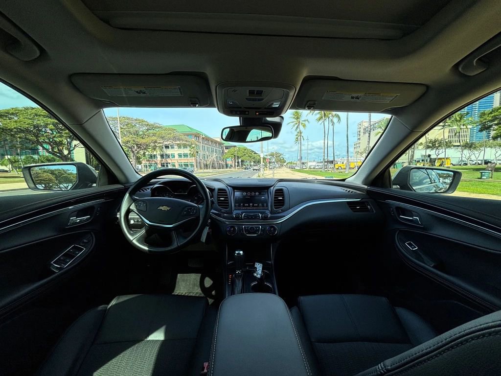 Used 2017 Chevrolet Impala LT w/ Convenience Package image 10