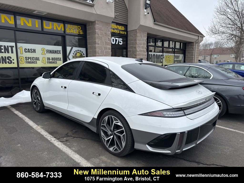 Used 2023 Hyundai Ioniq 6 SEL image 2