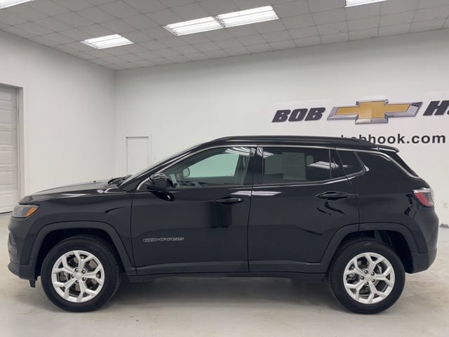 Used 2024 Jeep Compass Latitude AWD/4WD image 8