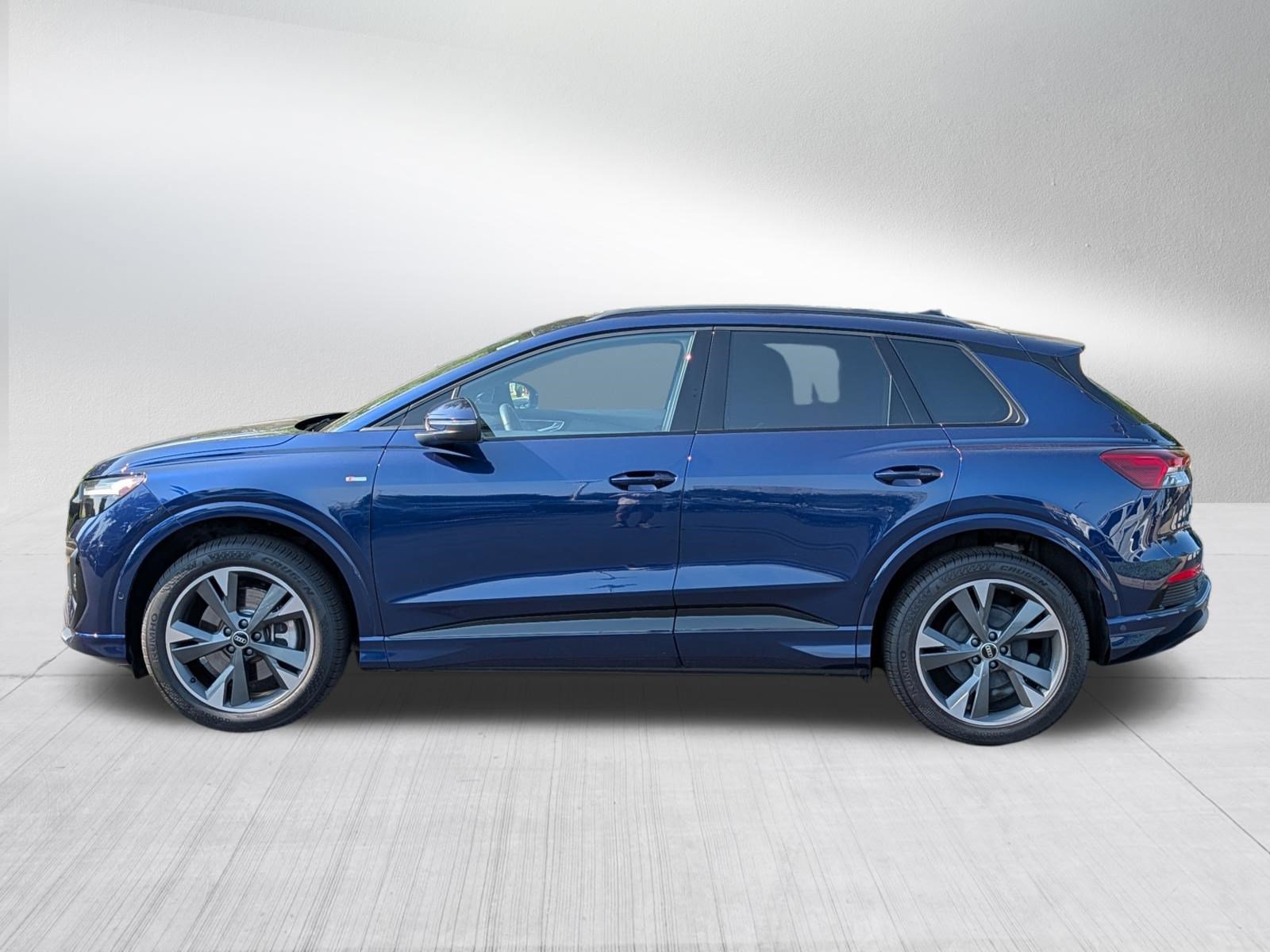 Used 2023 Audi Q4 e-tron Premium Plus w/ Premium Plus AWD/4WD image 4