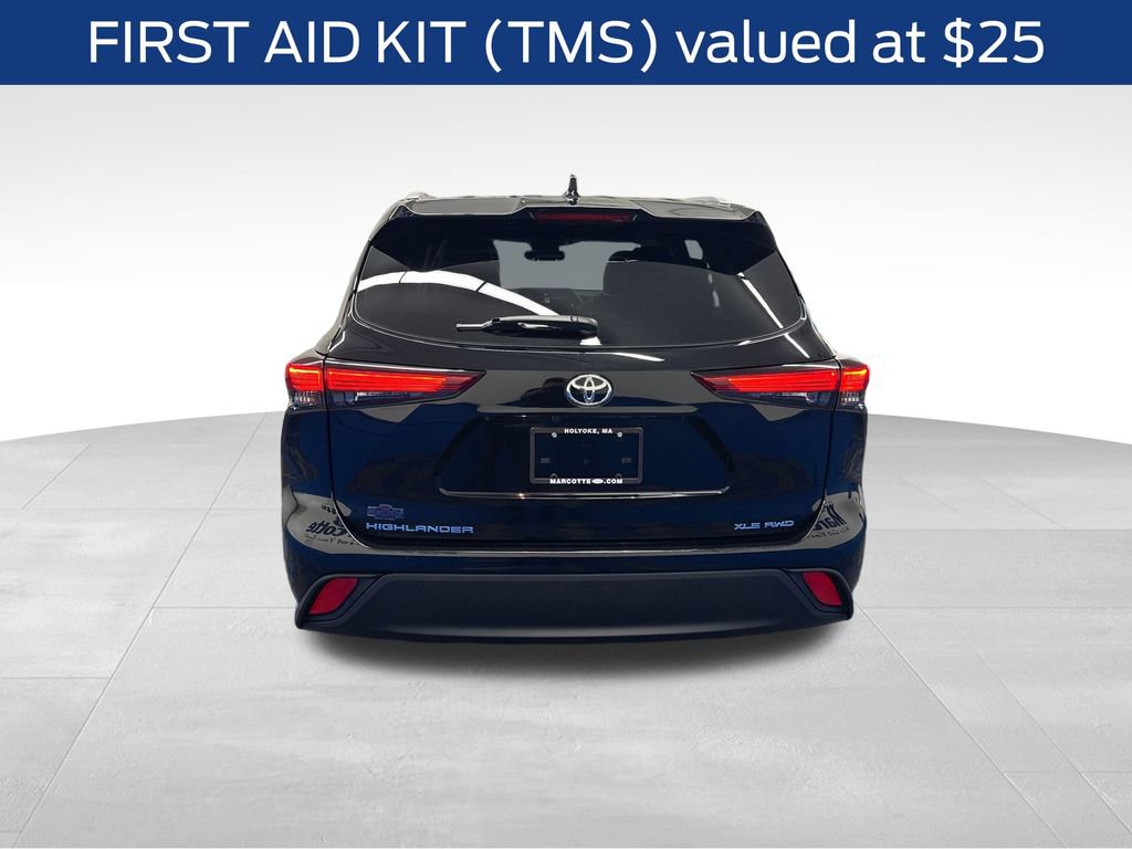 Used 2023 Toyota Highlander XLE AWD/4WD image 7