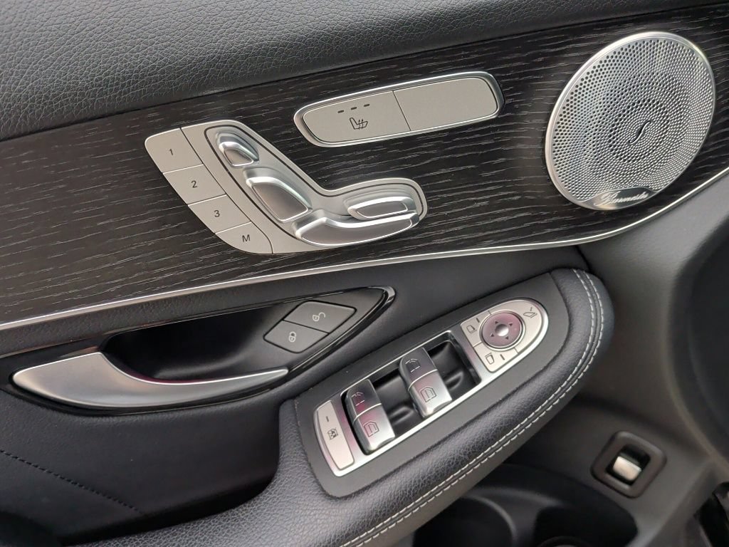 Used 2020 Mercedes-Benz GLC 300 image 11