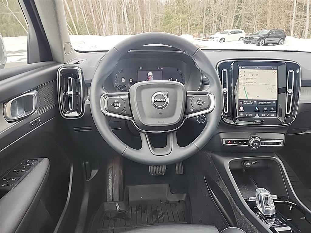 Certified 2023 Volvo XC40 B5 Plus w/ Driver Assist Package AWD/4WD image 31