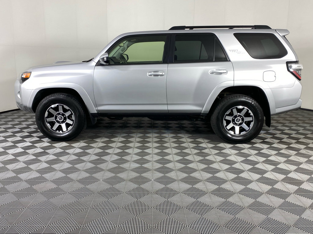 Used 2024 Toyota 4Runner TRD Off-Road AWD/4WD image 16
