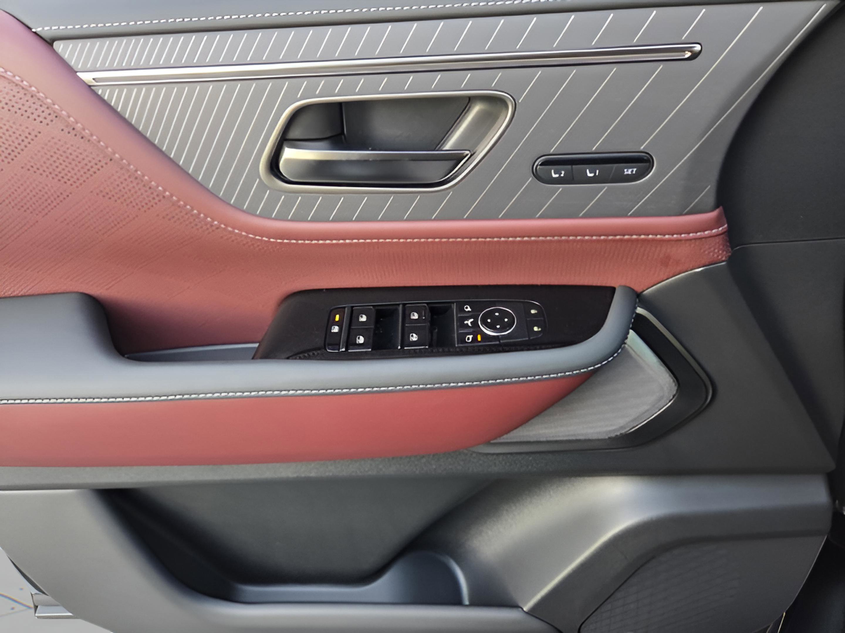 New 2026 INFINITI QX80 Autograph w/ Premium Cargo Package AWD/4WD image 27