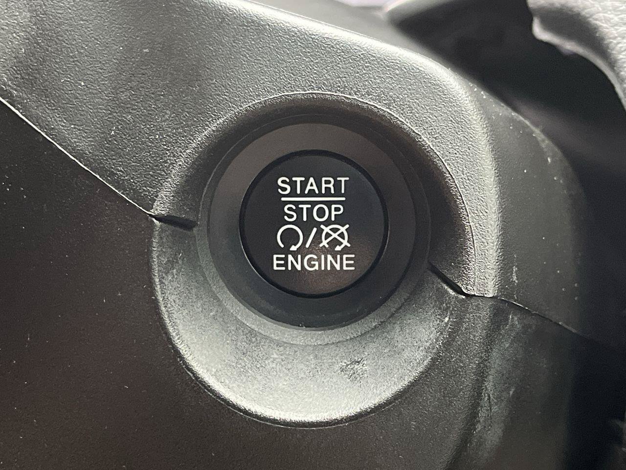 Used 2018 Jeep Compass Limited AWD/4WD image 19