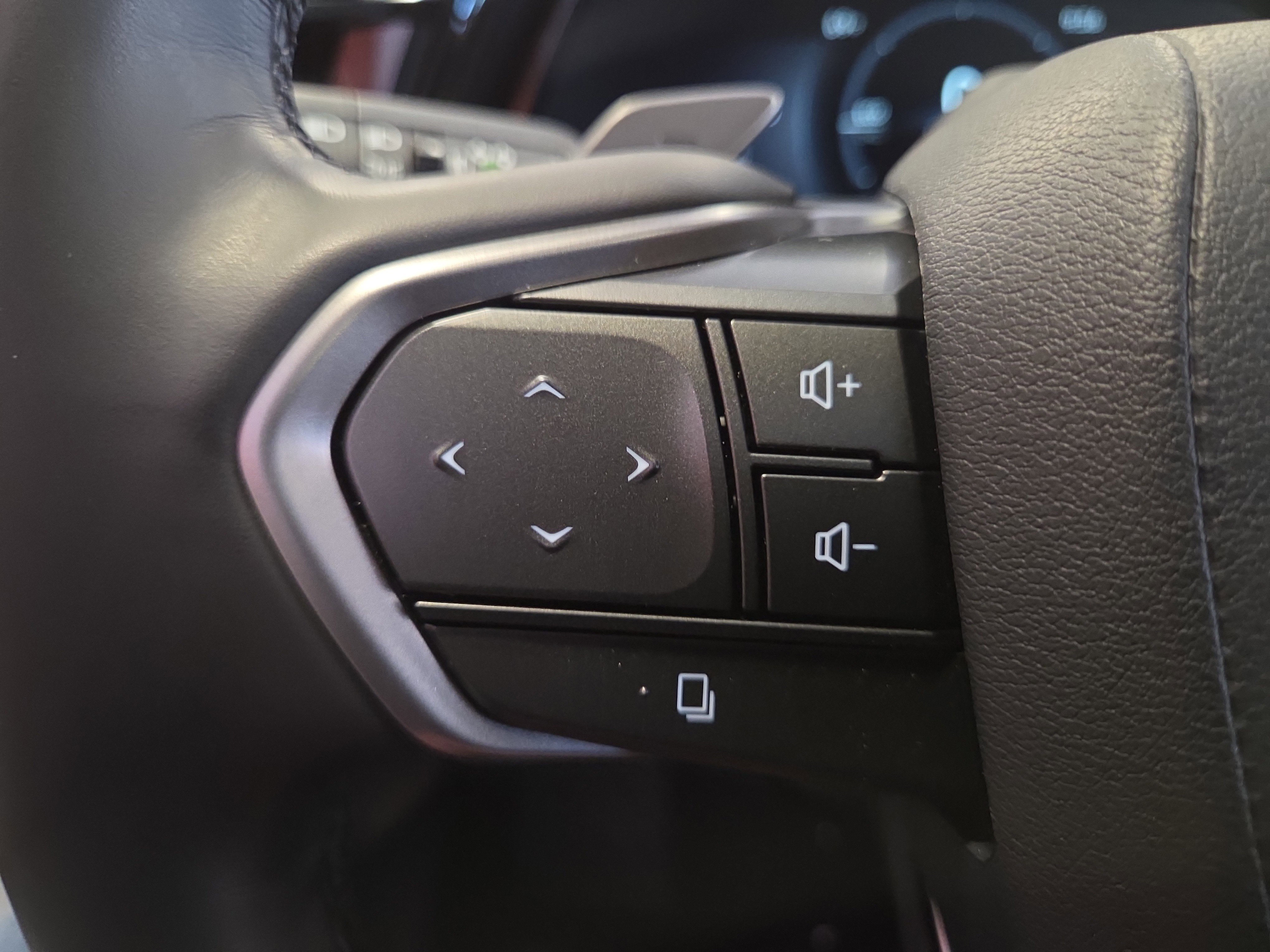 Certified 2025 Lexus RX 450h AWD w/ Convenience Package image 30