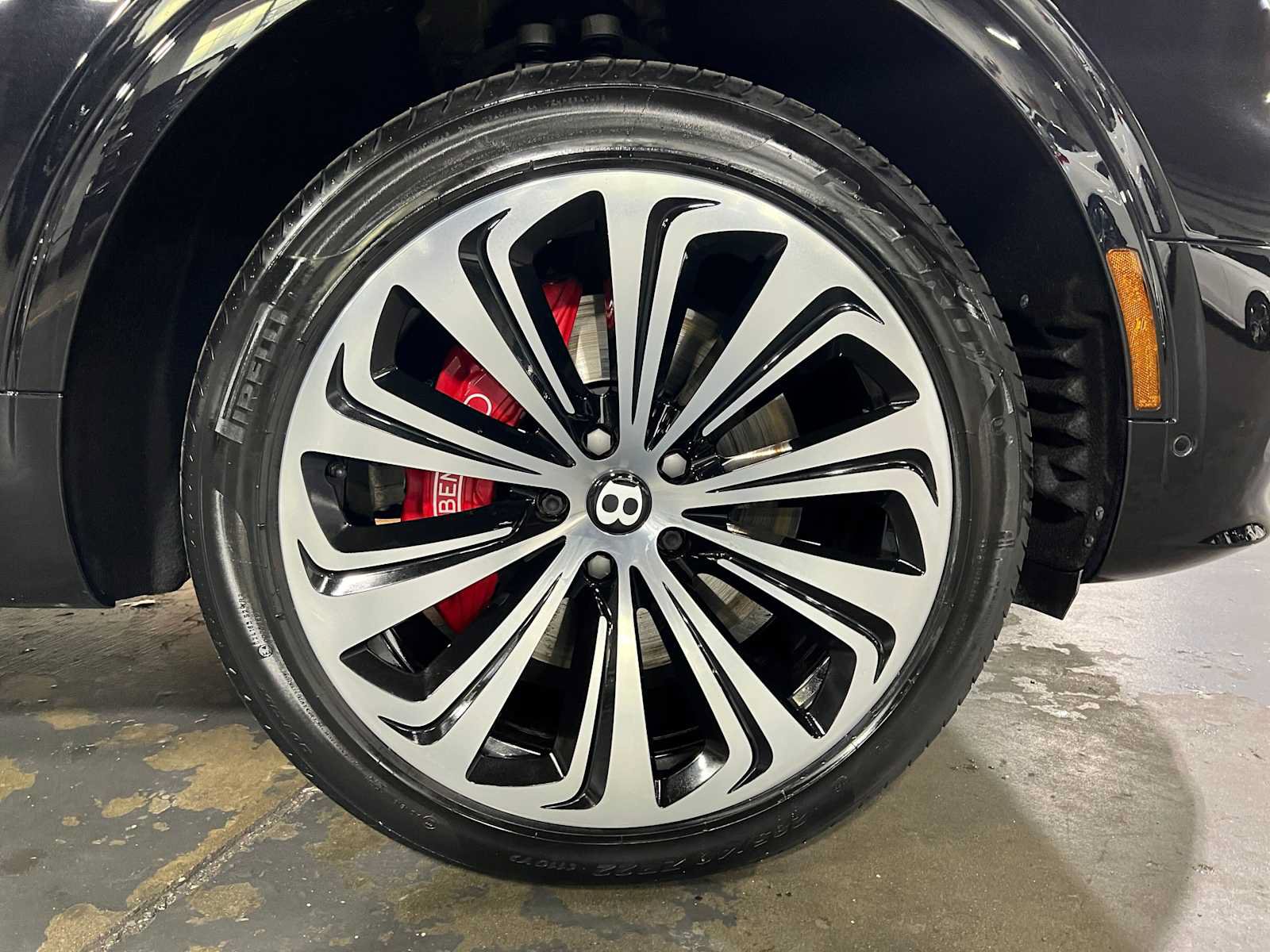 Used 2022 Bentley Bentayga AWD/4WD image 9