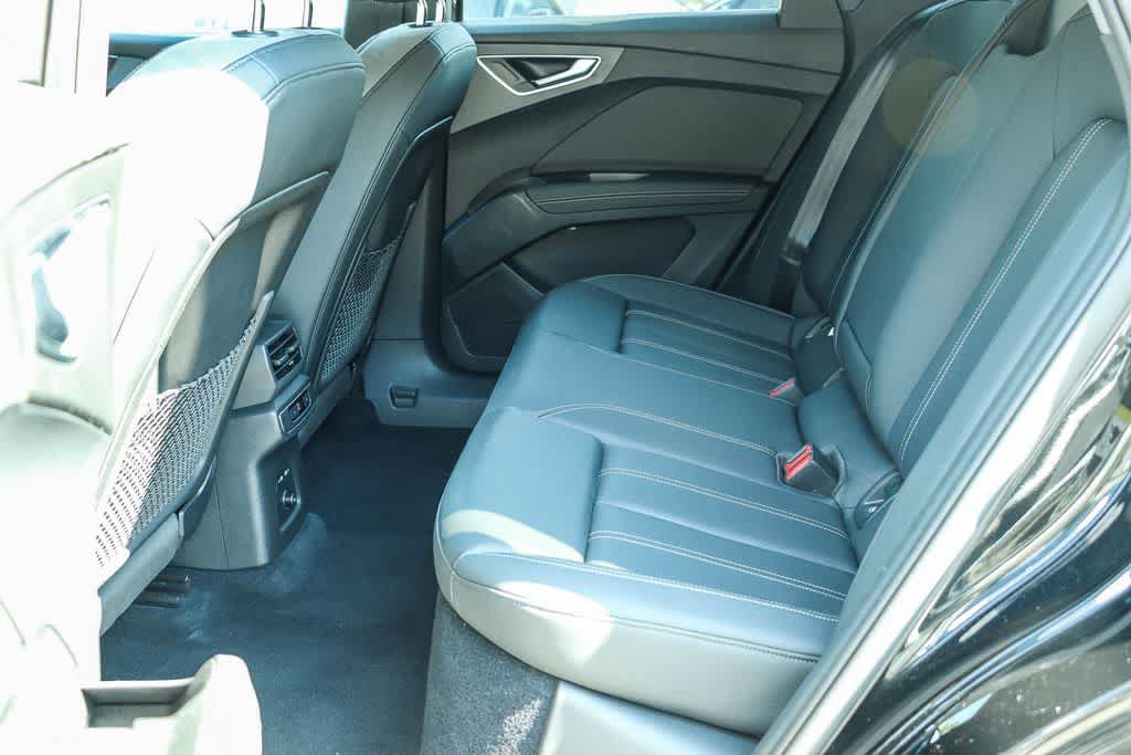 Used 2024 Audi Q4 e-tron Premium AWD/4WD image 19