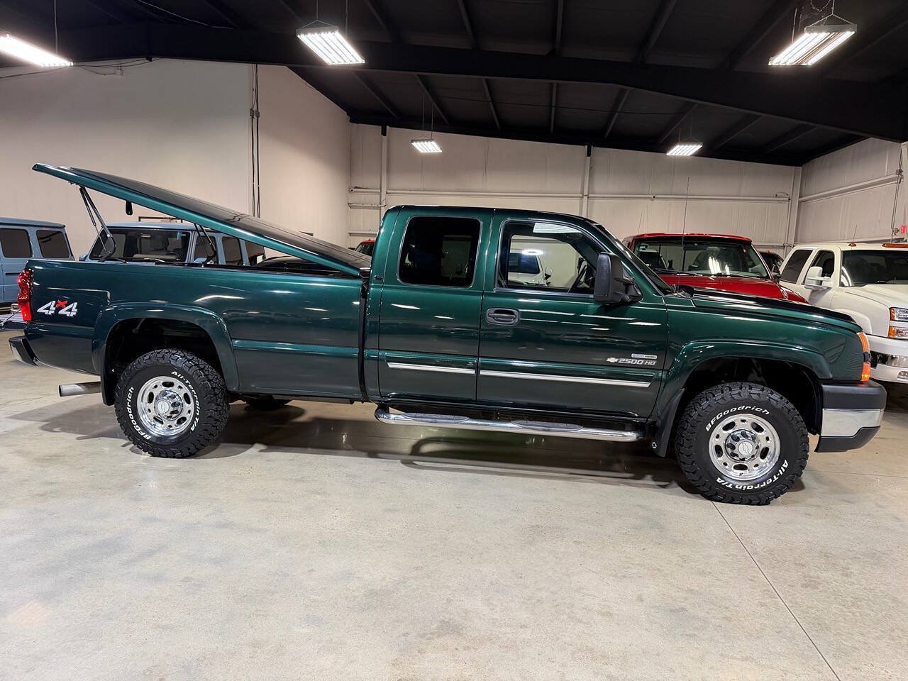 Used 2006 Chevrolet Silverado 2500 LT w/ Heavy-Duty Power Package AWD/4WD image 24