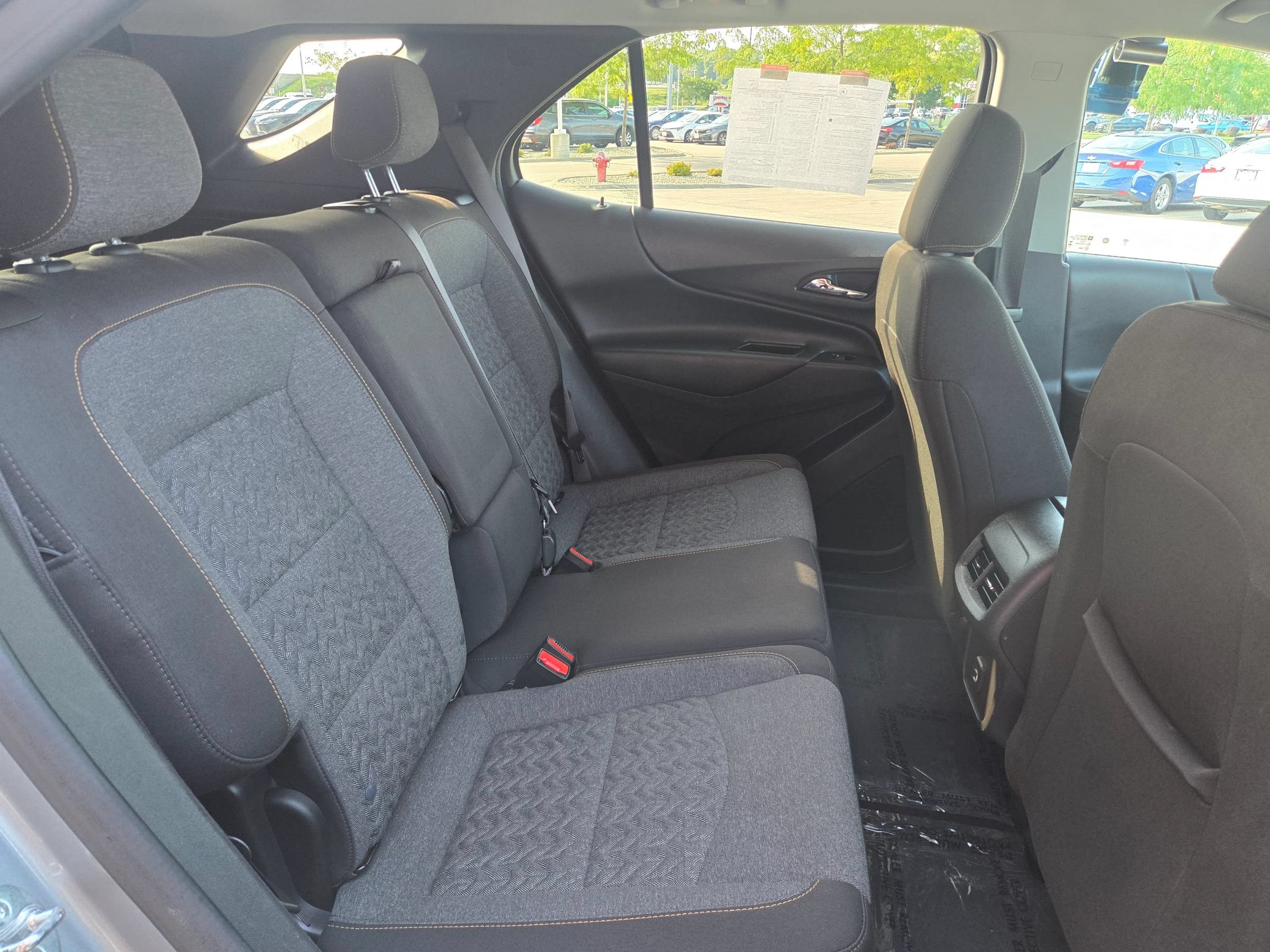 Used 2024 Chevrolet Equinox LT w/ Driver Convenience Package AWD/4WD image 9