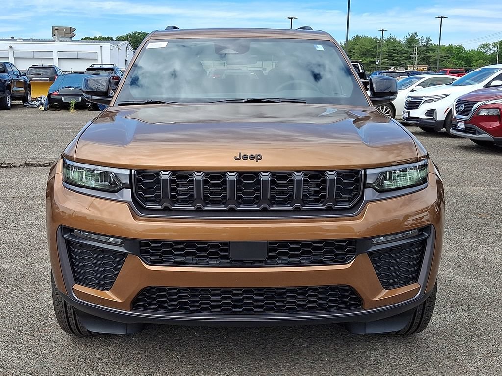 New 2026 Jeep Grand Cherokee Limited AWD/4WD image 2