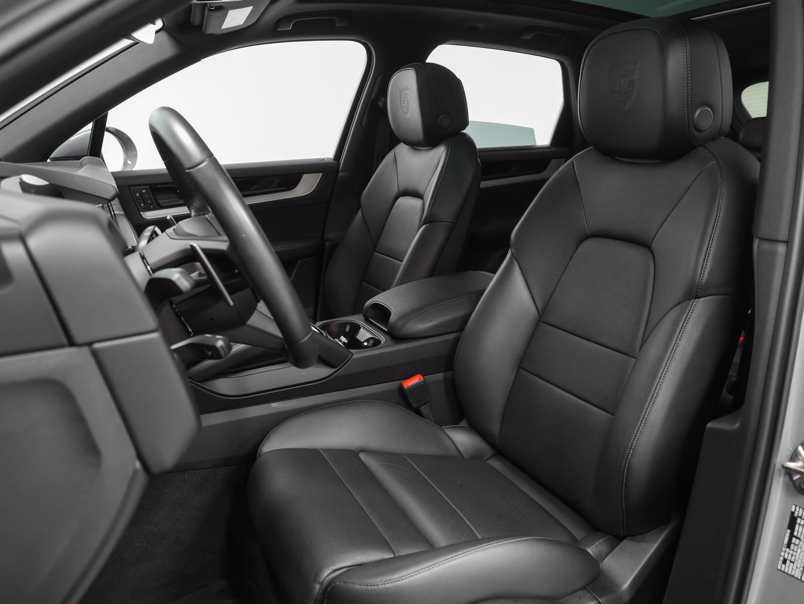 Certified 2024 Porsche Cayenne AWD/4WD image 48