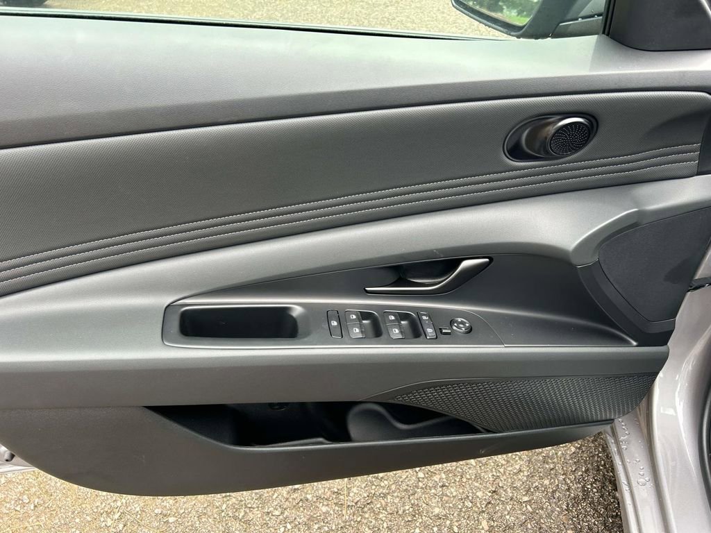 New 2025 Hyundai Elantra SEL FWD image 14