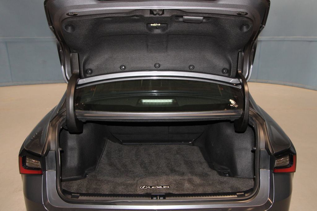Used 2024 Lexus IS 300 w/ Premium Package RWD image 38