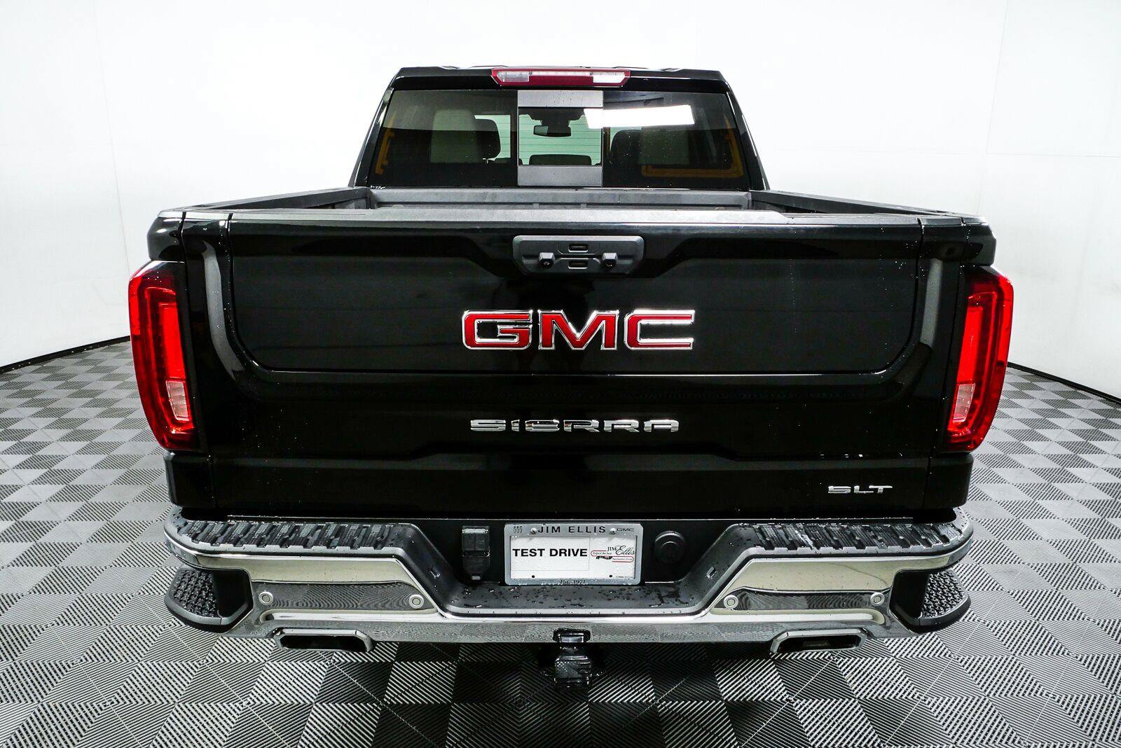 Used 2024 GMC Sierra 1500 SLT w/ SLT Premium Plus Package AWD/4WD image 28