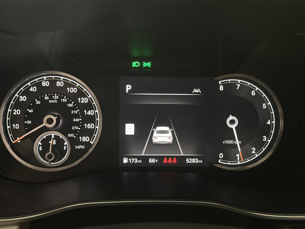 Certified 2025 Genesis G70 2.5T AWD/4WD image 22