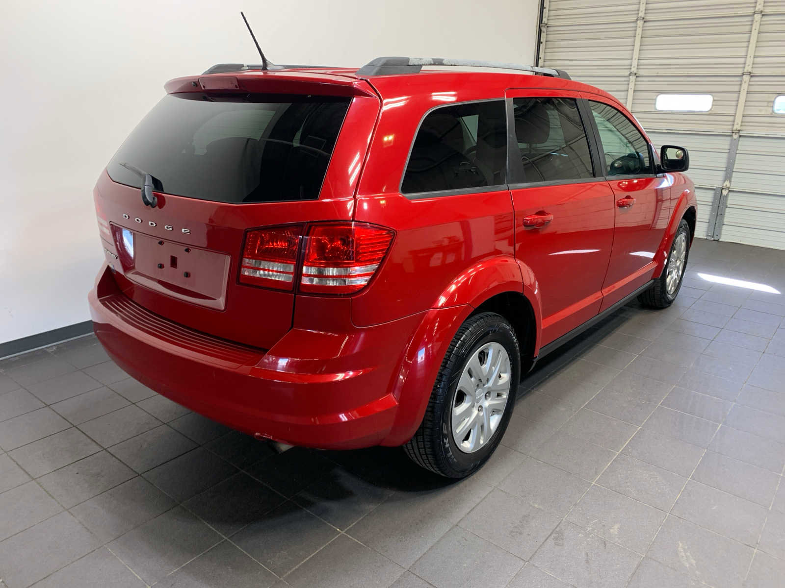 Used 2018 Dodge Journey SE image 3