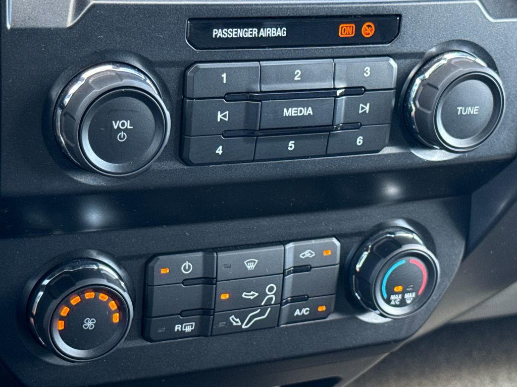 Certified 2022 Ford F250 XLT w/ Black Appearance Package image 21