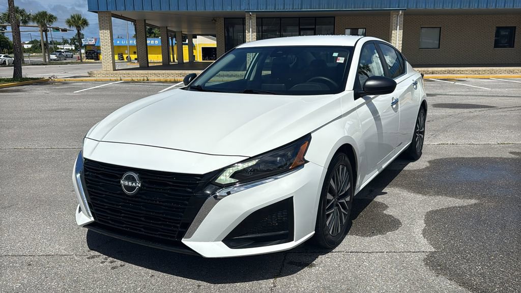 Used 2025 Nissan Altima 2.5 SV