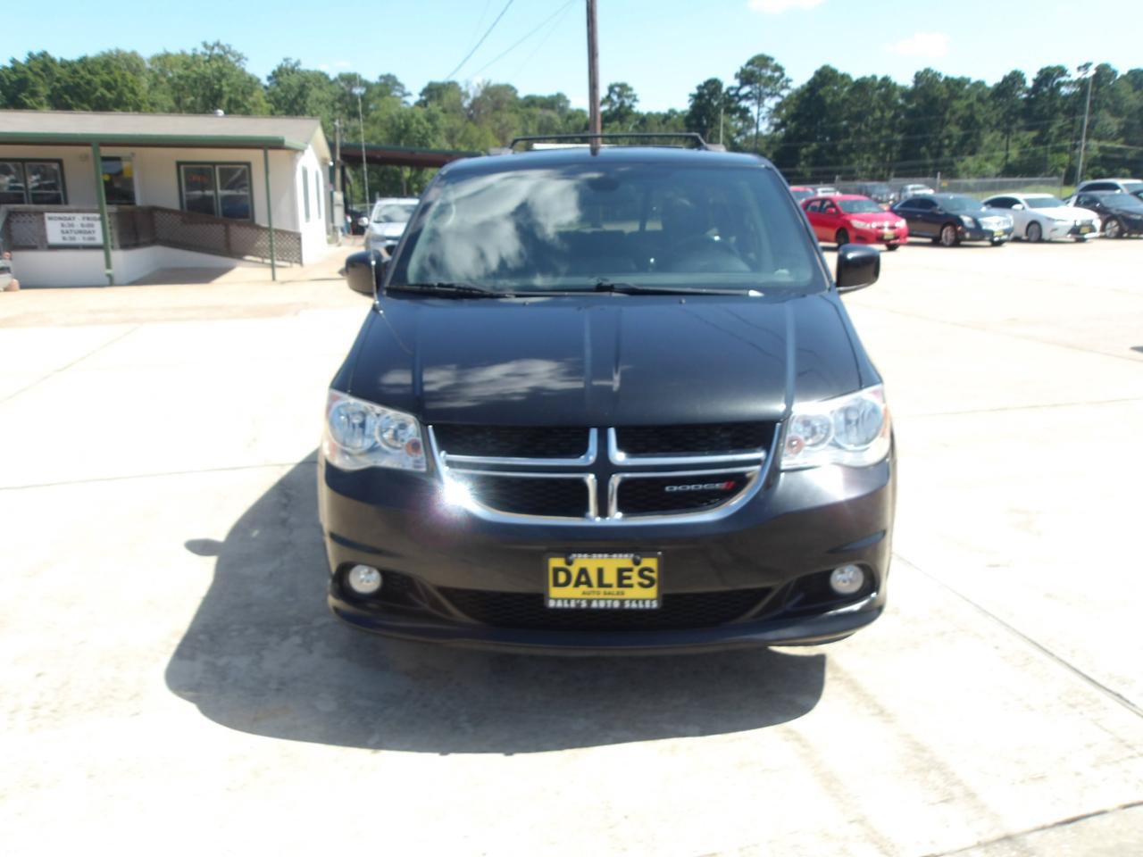 Used 2019 Dodge Grand Caravan SXT FWD image 3