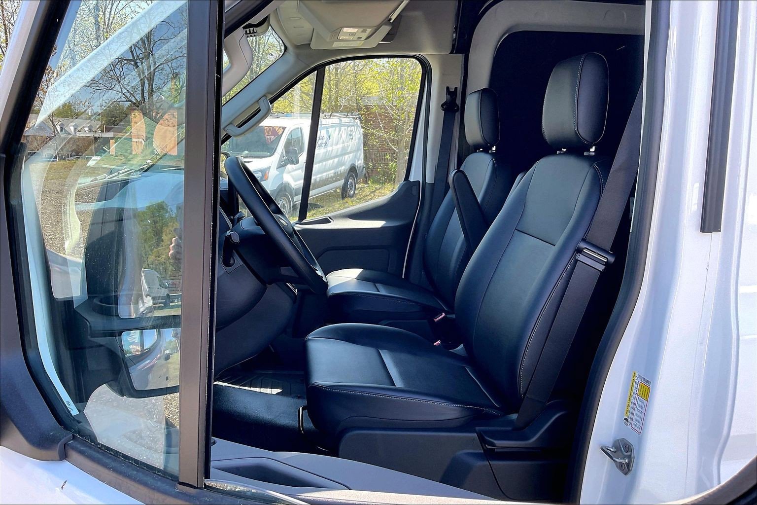 New 2026 Ford Transit 250 148 Medium Roof RWD image 9