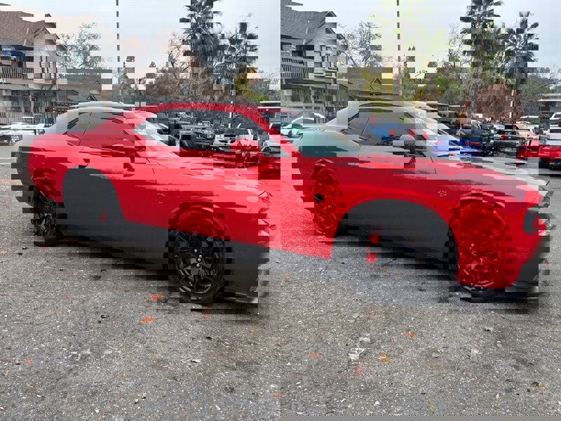 Used 2016 Dodge Challenger SRT Hellcat image 7