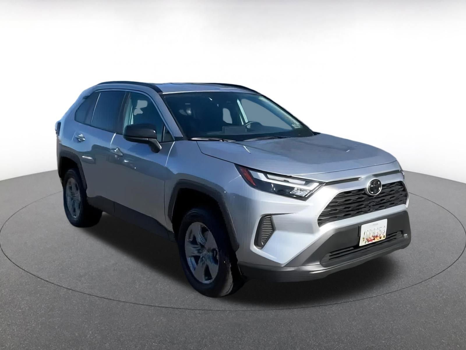 Used 2025 Toyota RAV4 LE image 3
