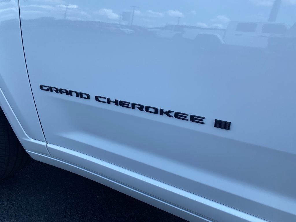 New 2026 Jeep Grand Cherokee Summit AWD/4WD image 46