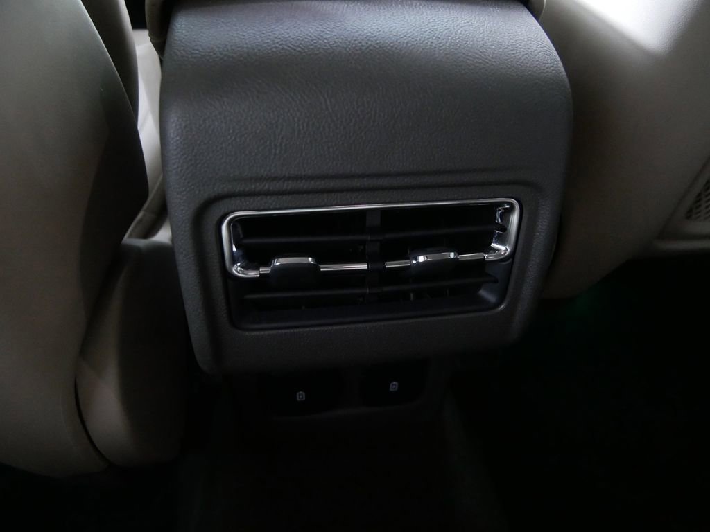 Used 2023 Lincoln Corsair Reserve w/ Jet Appearance Package image 17