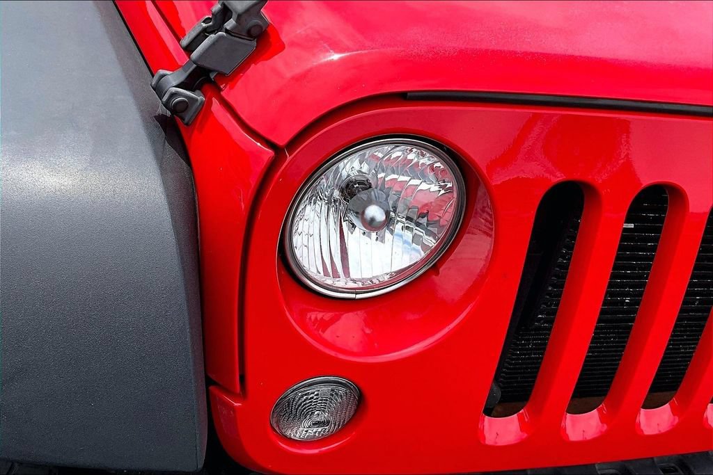 Used 2015 Jeep Wrangler Unlimited Sport w/ Quick Order Package 24S AWD/4WD image 24
