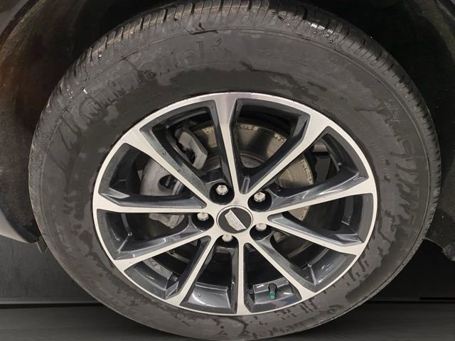 Used 2025 Cadillac XT4 Sport AWD/4WD image 29