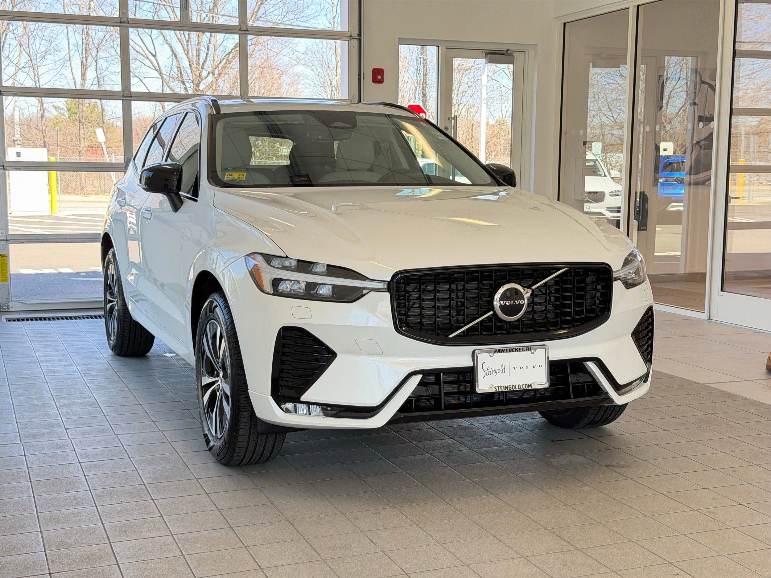 Certified 2025 Volvo XC60 B5 Core image 5