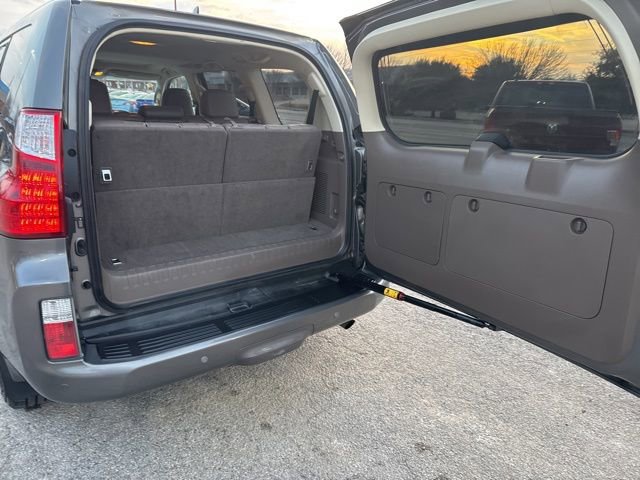 Used 2011 Lexus GX 460 w/ Comfort Plus Pkg image 26