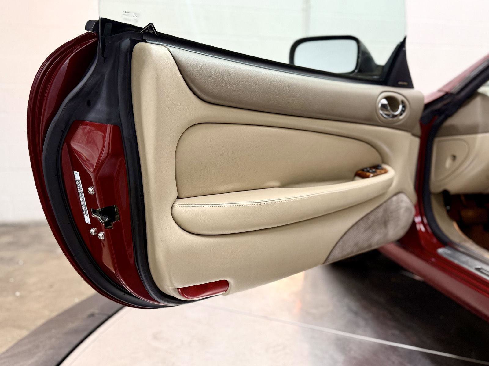 Used 2001 Jaguar XK8 Convertible RWD image 11