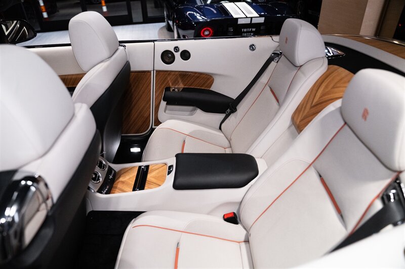 Used 2016 Rolls-Royce Dawn RWD image 13