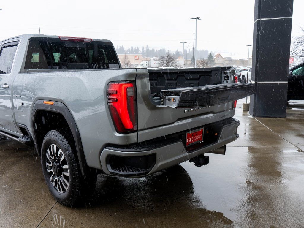 Used 2025 GMC Sierra 2500 Denali Ultimate image 36