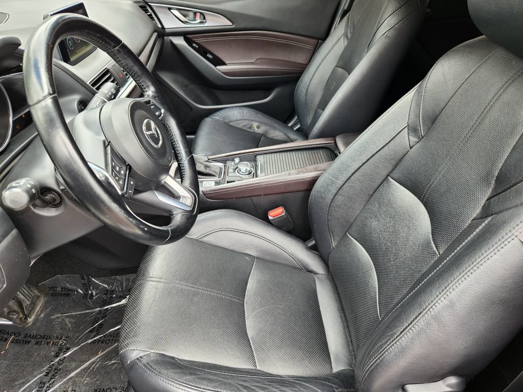 Used 2017 MAZDA MAZDA3 Grand Touring w/ Premium Equipment Package FWD image 4