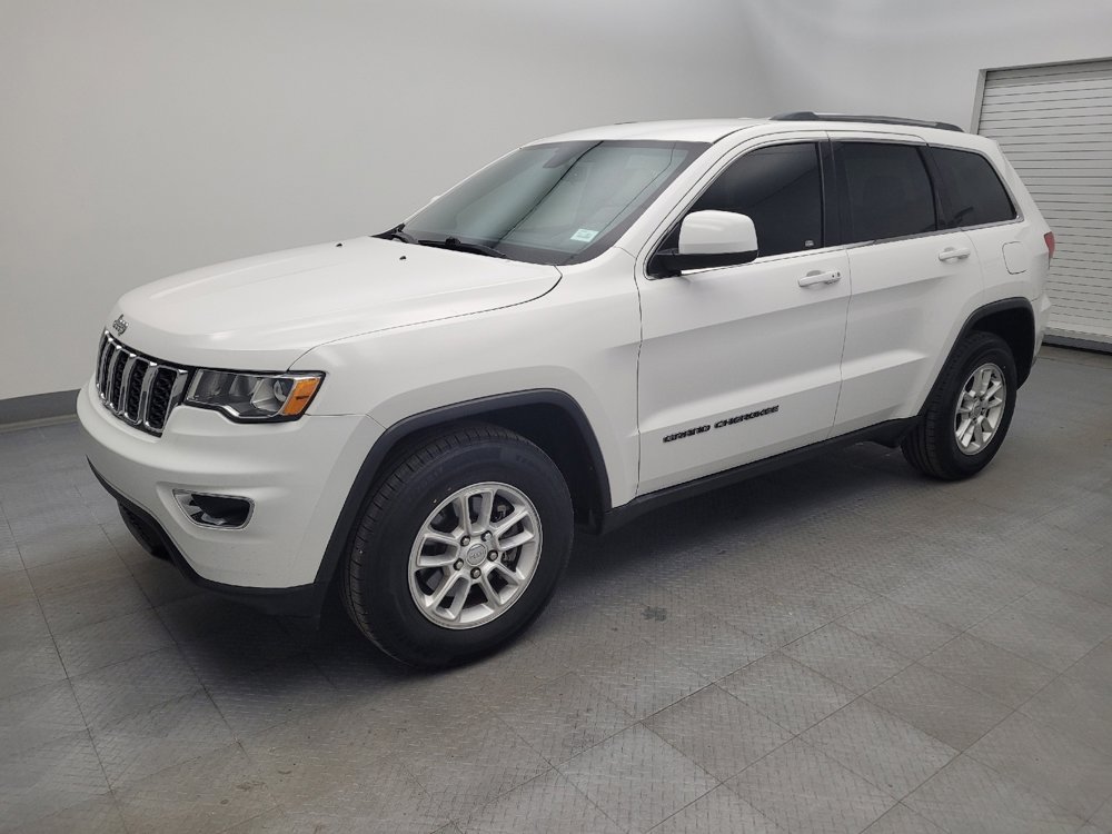 Used 2018 Jeep Grand Cherokee Laredo image 2