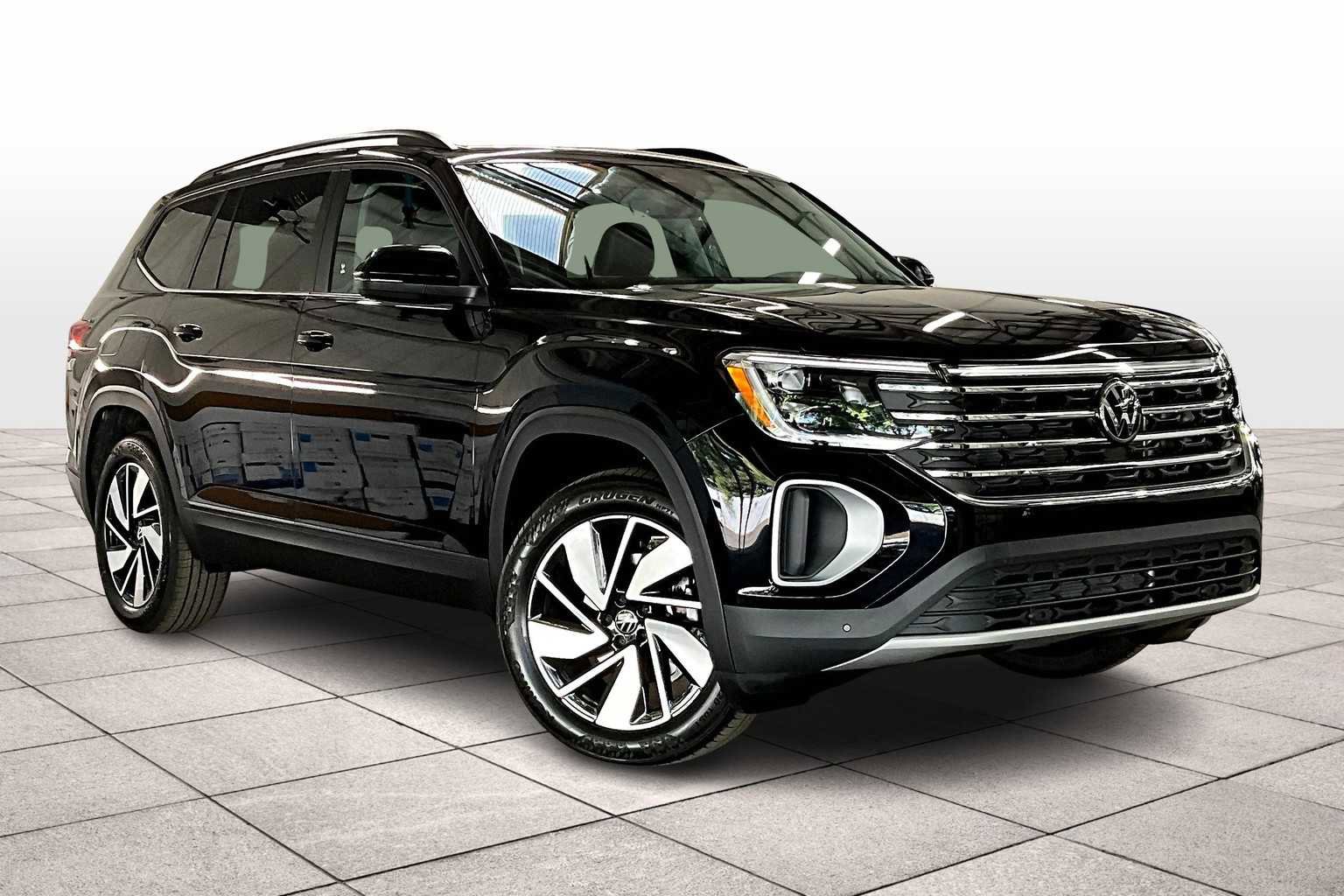 New 2026 Volkswagen Atlas SE image 2