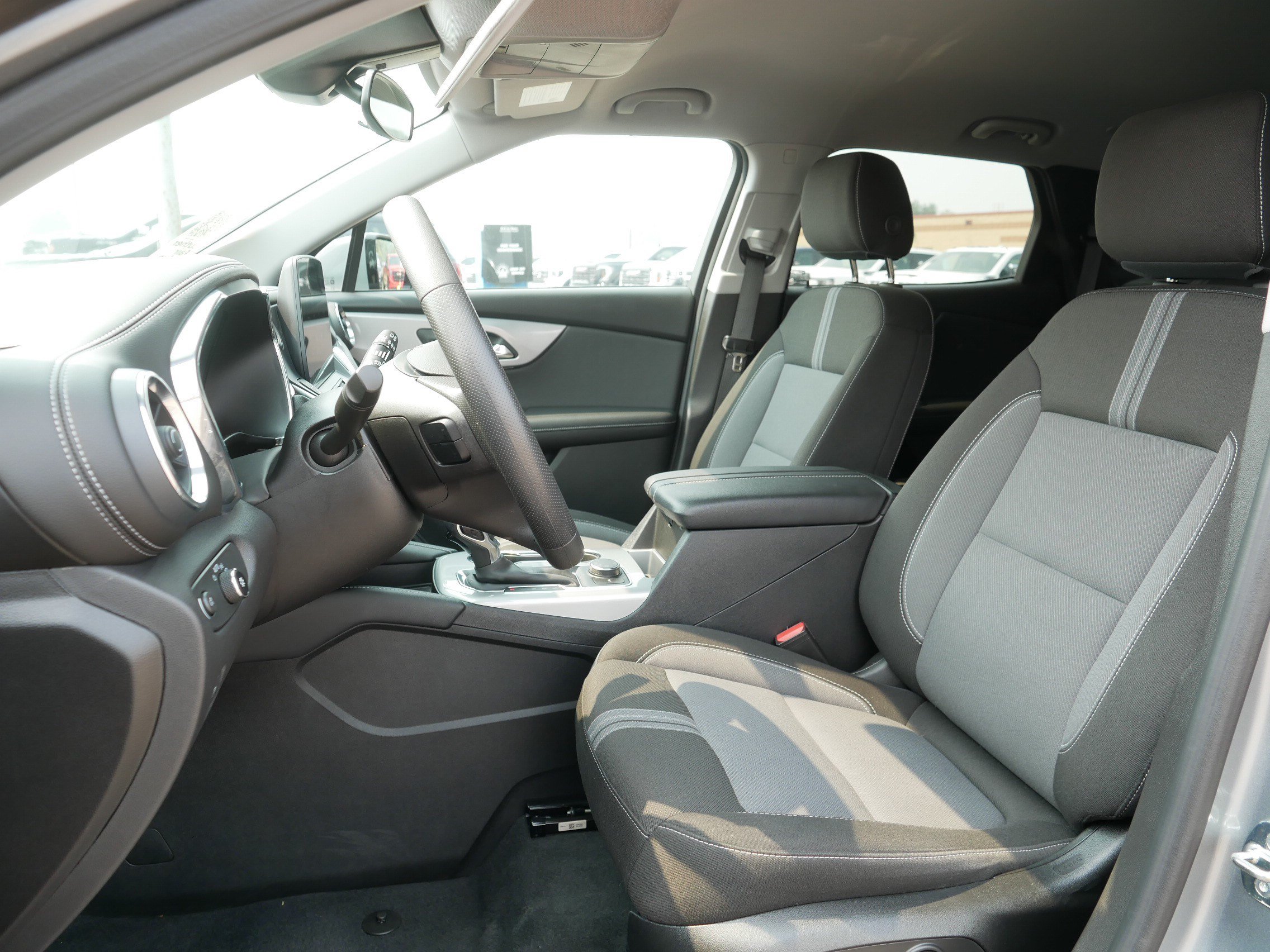 Used 2025 Chevrolet Blazer LT AWD/4WD image 33