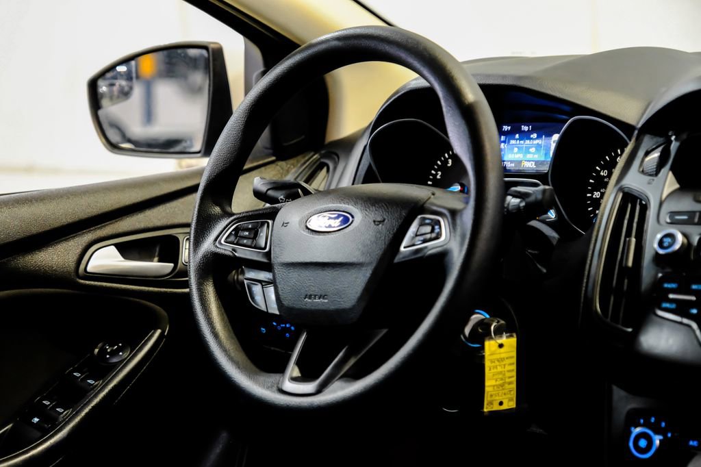 Used 2017 Ford Focus SE FWD image 13