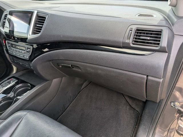 Used 2017 Honda Pilot Elite image 23