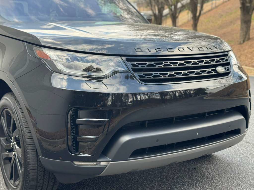 Used 2017 Land Rover Discovery HSE AWD/4WD image 11
