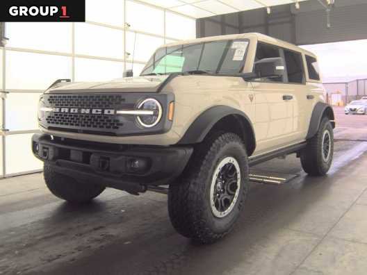 Used 2025 Ford Bronco Badlands image 1