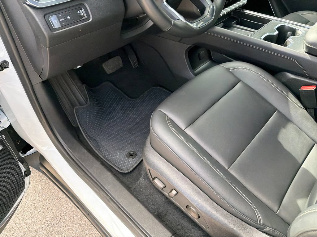 Used 2024 GMC Acadia Elevation w/ Black Edition FWD image 23